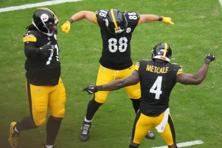 Rodgers outduels Burrow as the Steelers edge Bengals